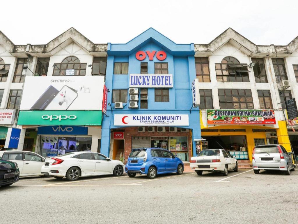 Oyo 89406 Lucky Budget Hotel Nilai Exterior photo